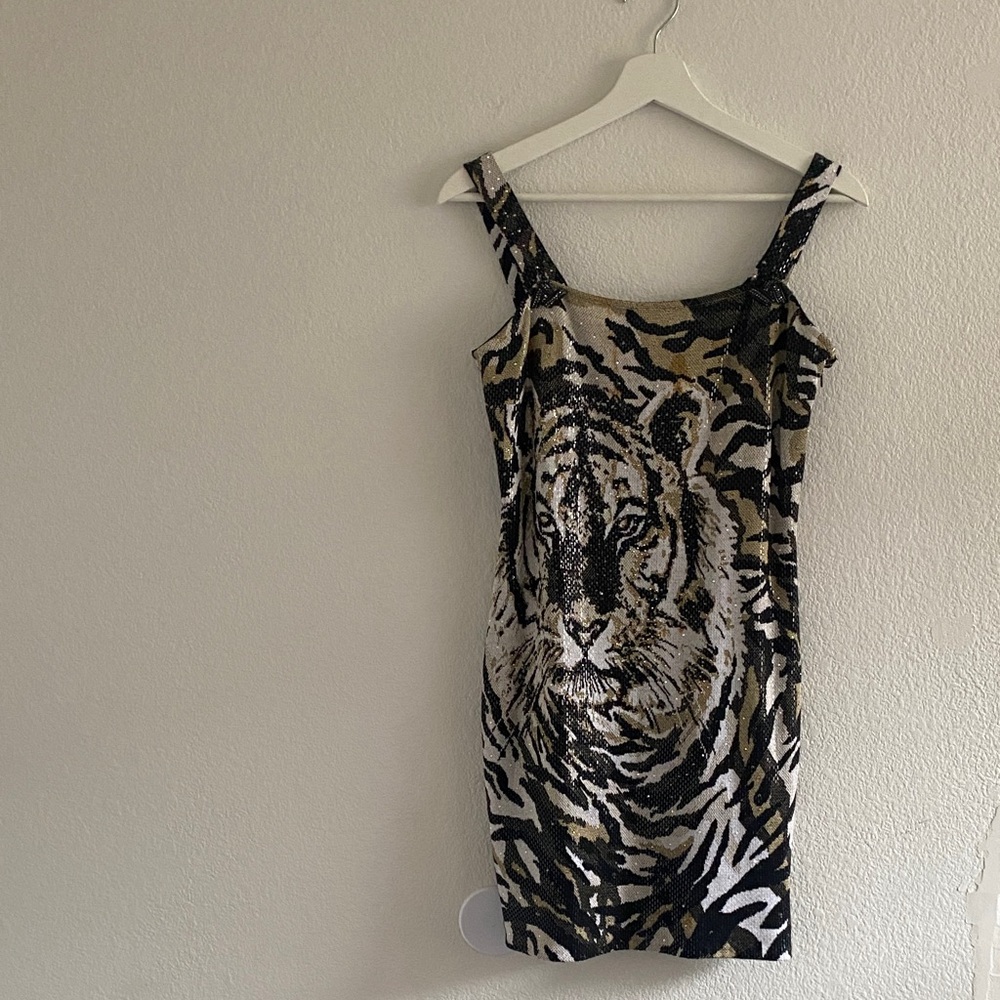 St John Evening Marie Gray Lion Sequin Dress Size 8